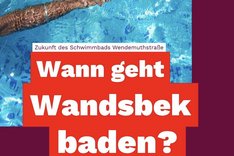 Die Arme einer Schwimmerin im Wasser, mit Aufschrift auf dem Sharepic "Zukunft des Schwimmbads Wendemuthstraße. Wann geht Wandsbek baden?". Logo Linksfraktion Wandsbek.